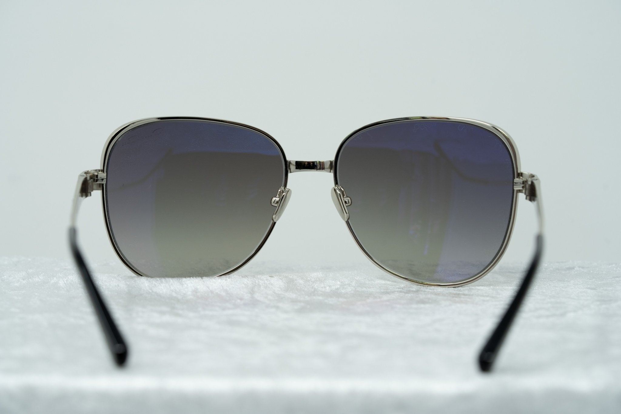 Oscar De La Renta Sunglasses Oversized Silver and Grey-GR8 Sunglasses