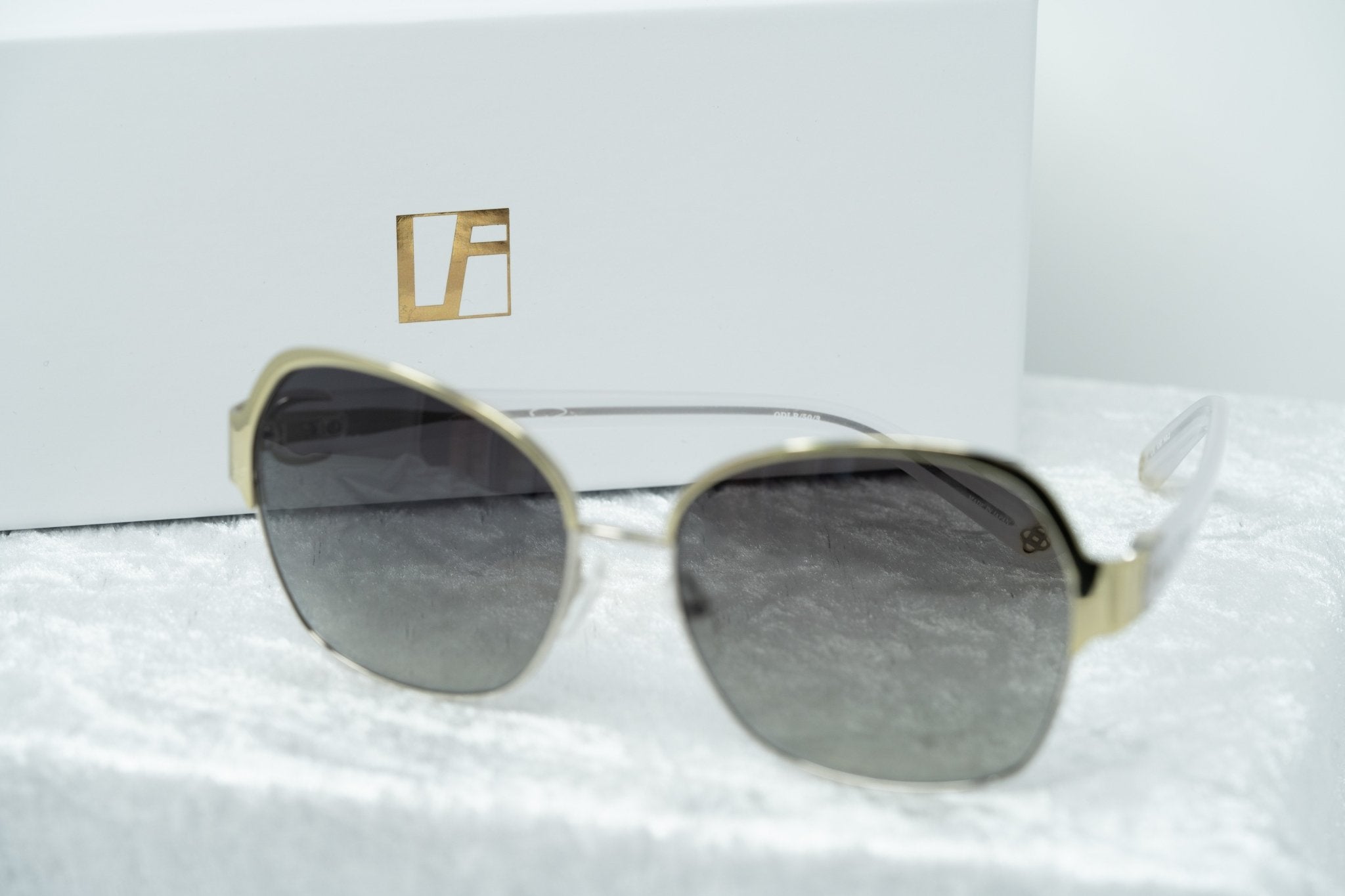 Oscar De La Renta Sunglasses Oversized Silver Light Oyster and Grey-GR8 Sunglasses