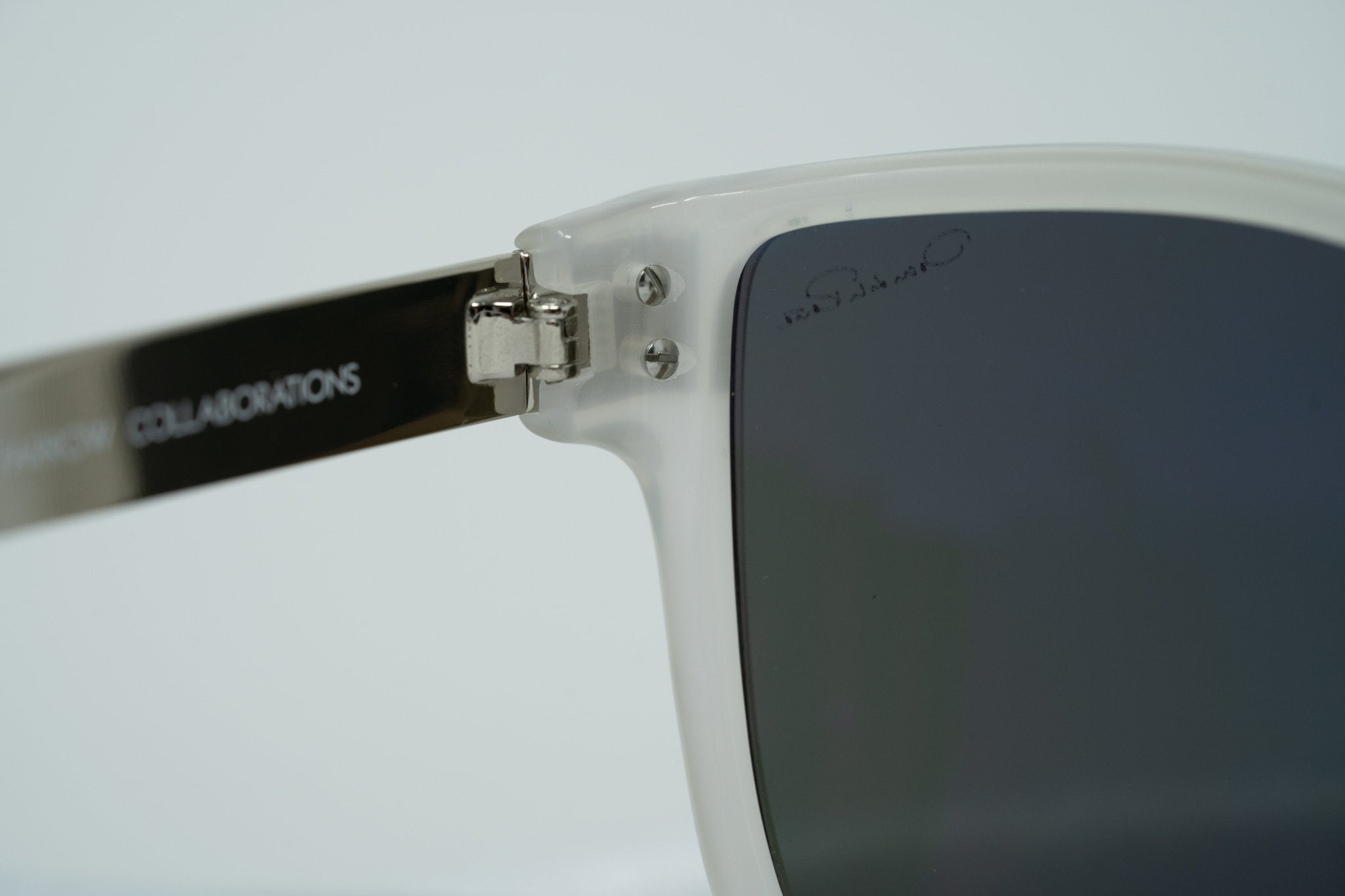 Oscar De La Renta Sunglasses Oversized White and Green-GR8 Sunglasses