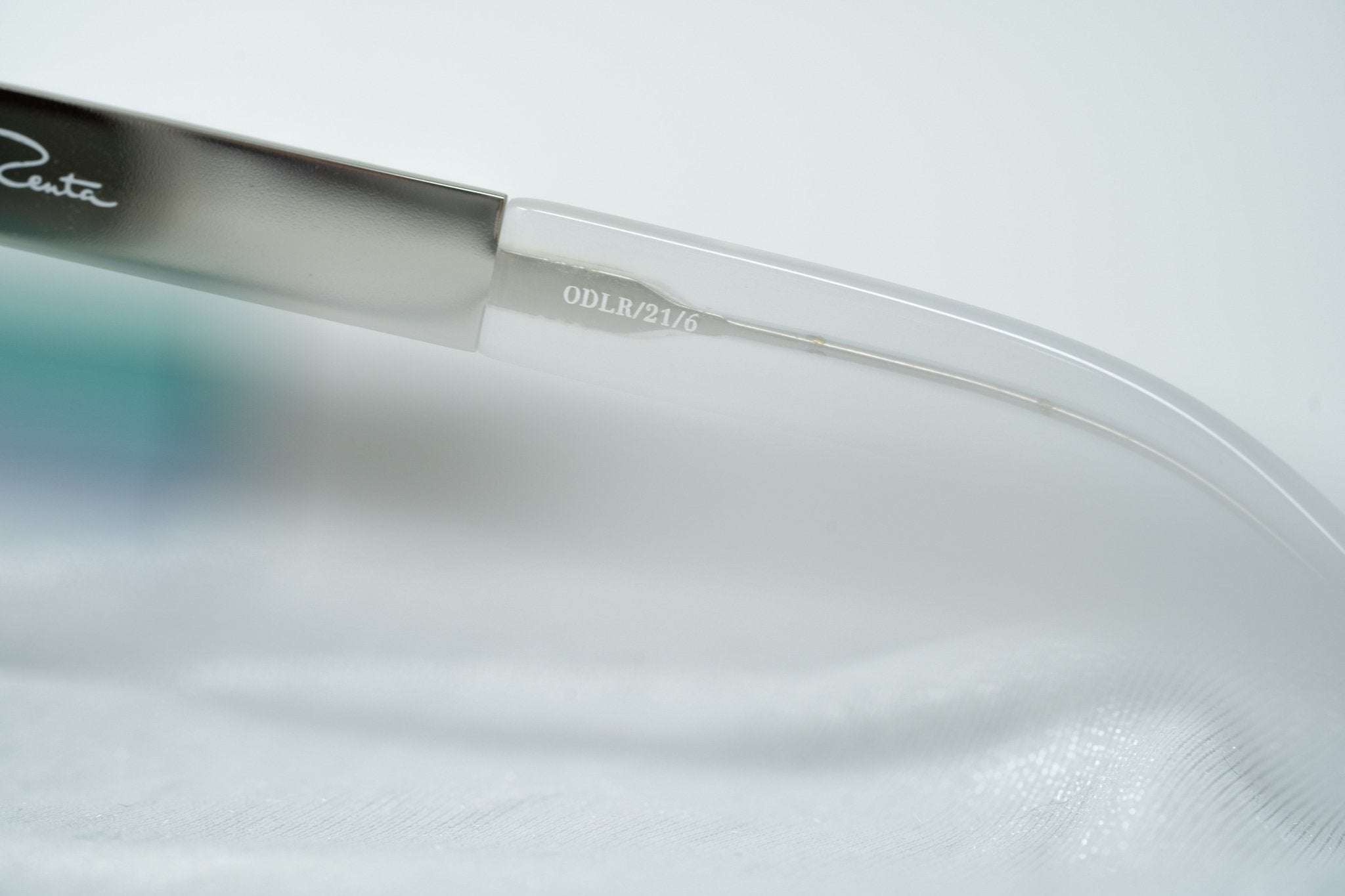 Oscar De La Renta Sunglasses Oversized White and Green-GR8 Sunglasses