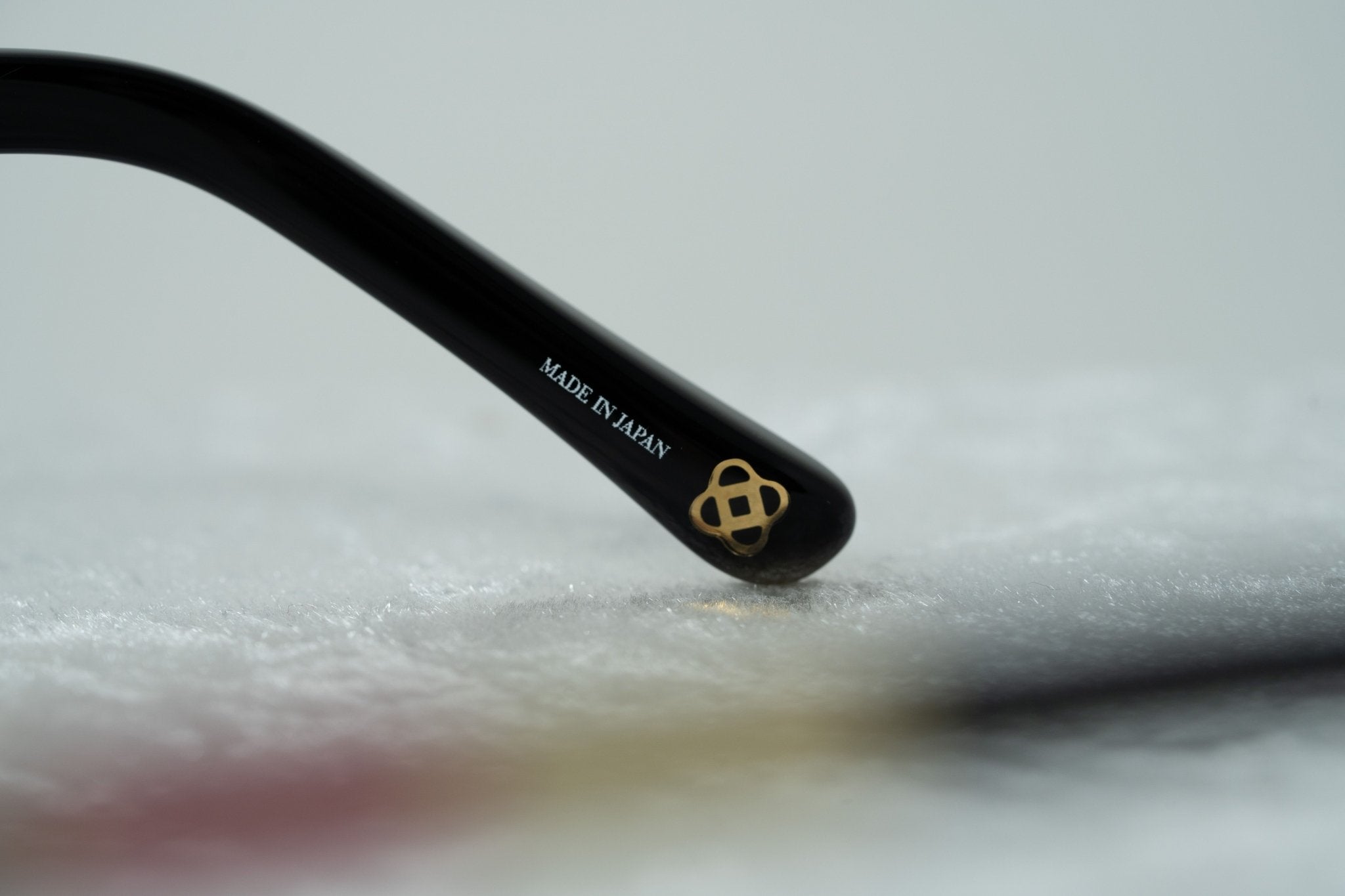 Oscar De La Renta Sunglasses Rose Gold and Green-GR8 Sunglasses