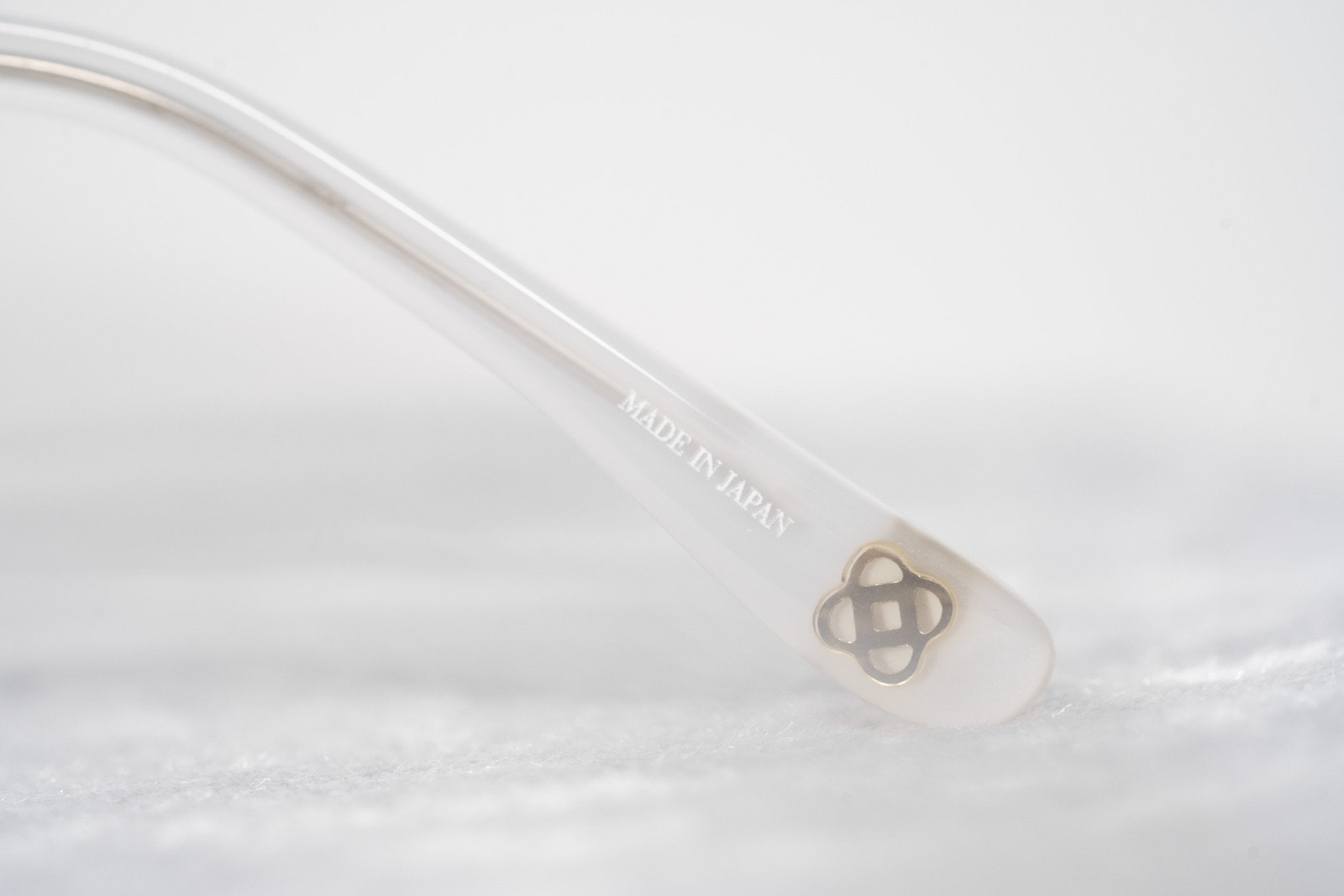 Oscar De La Renta Eyeglasses Oval Ivory White and Clear-GR8 Sunglasses