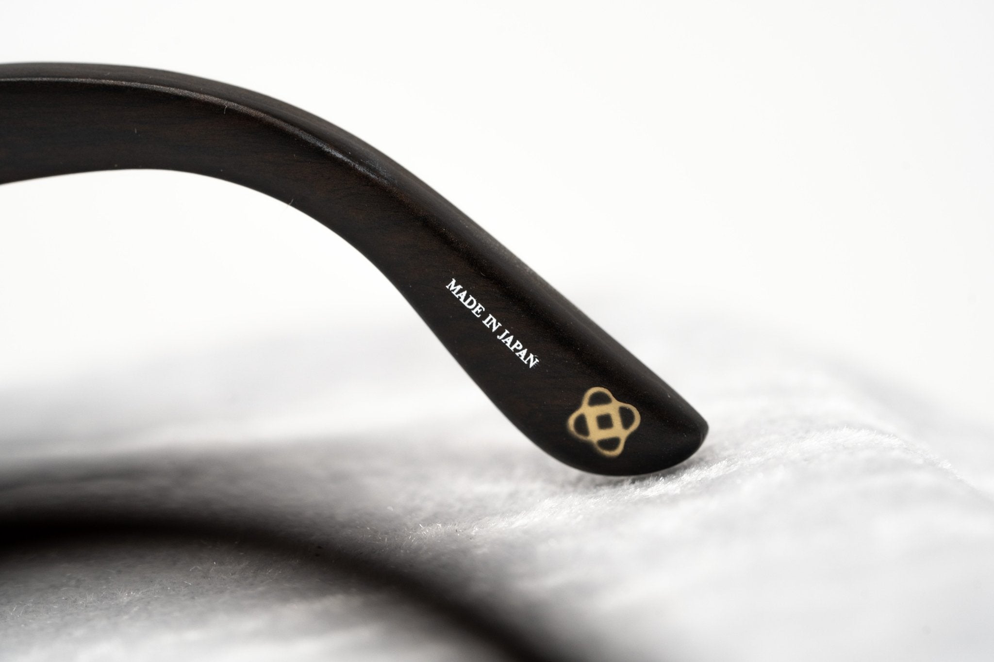 Oscar De La Renta Eyeglasses Sandalwood Cat Eye Ivory and Clear-GR8 Sunglasses