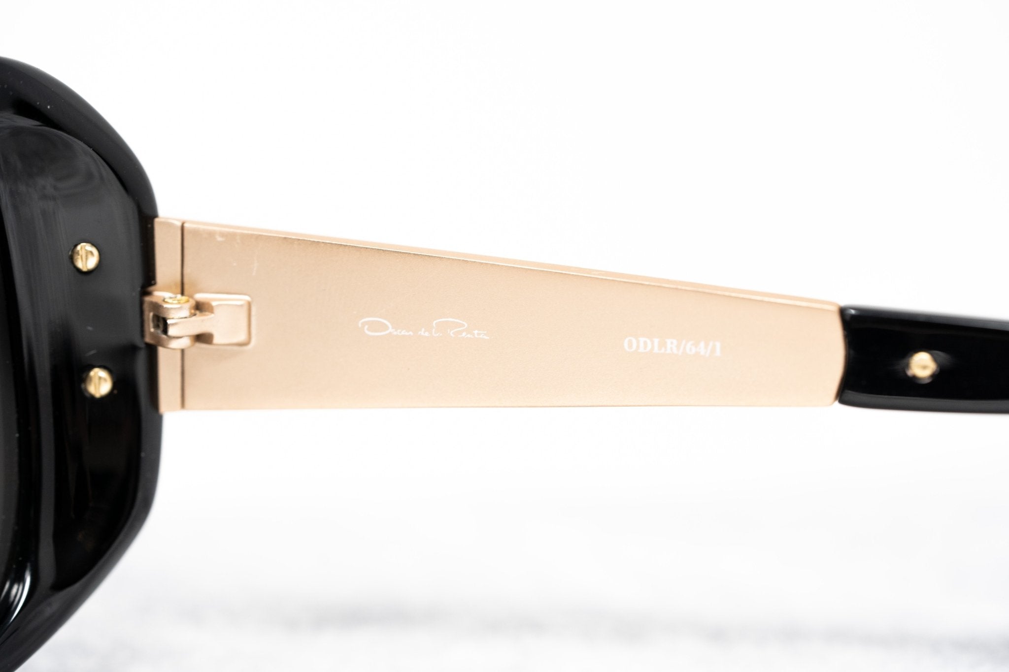 Oscar De La Renta Sunglasses Oversized Black and Grey Graduated-GR8 Sunglasses