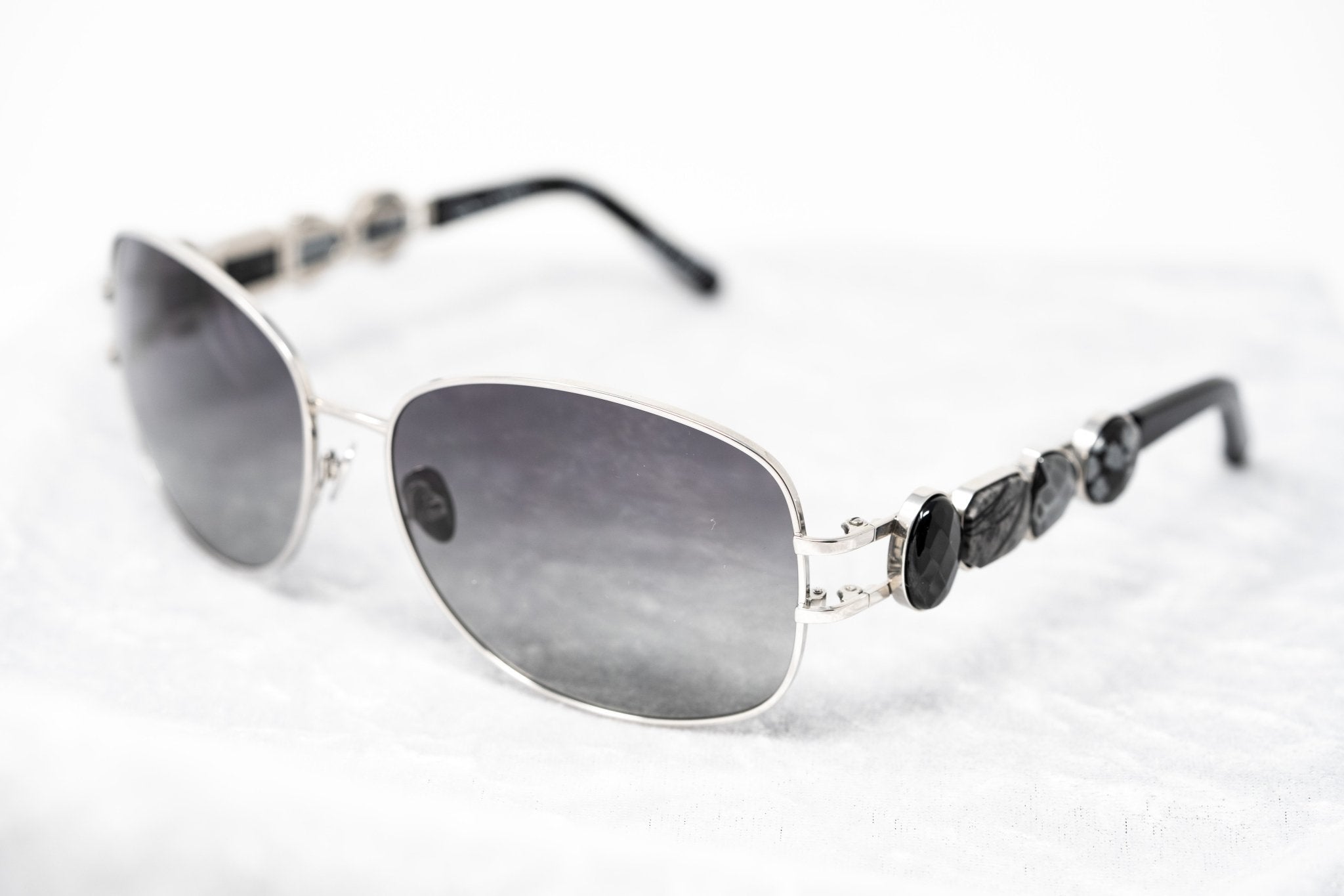 Oscar De La Renta Sunglasses Oval Silver and Grey-GR8 Sunglasses