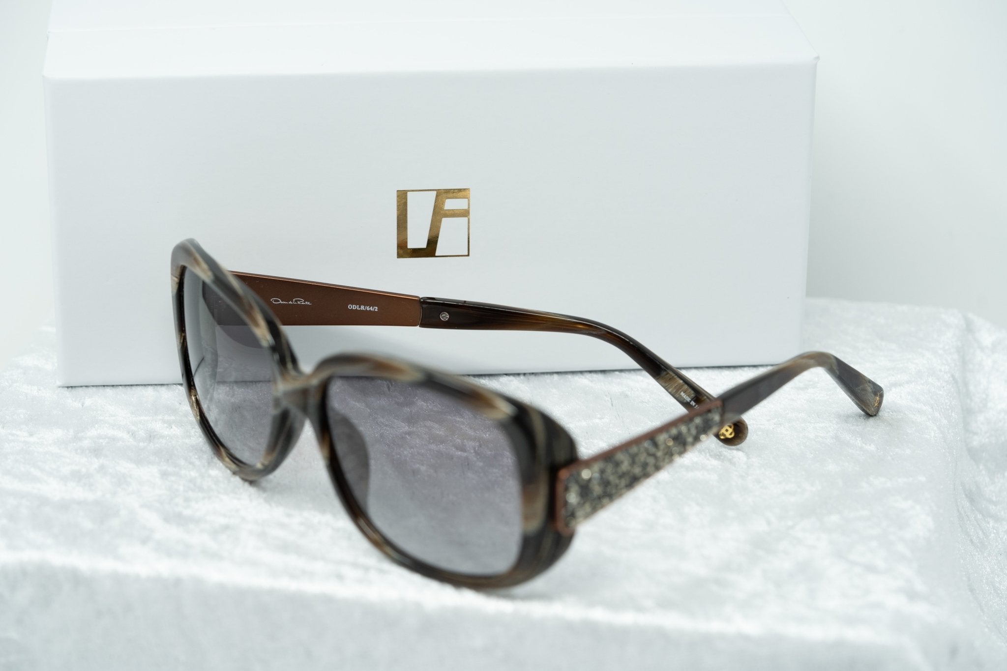 Oscar De La Renta Sunglasses Oversized Horn and Grey-GR8 Sunglasses