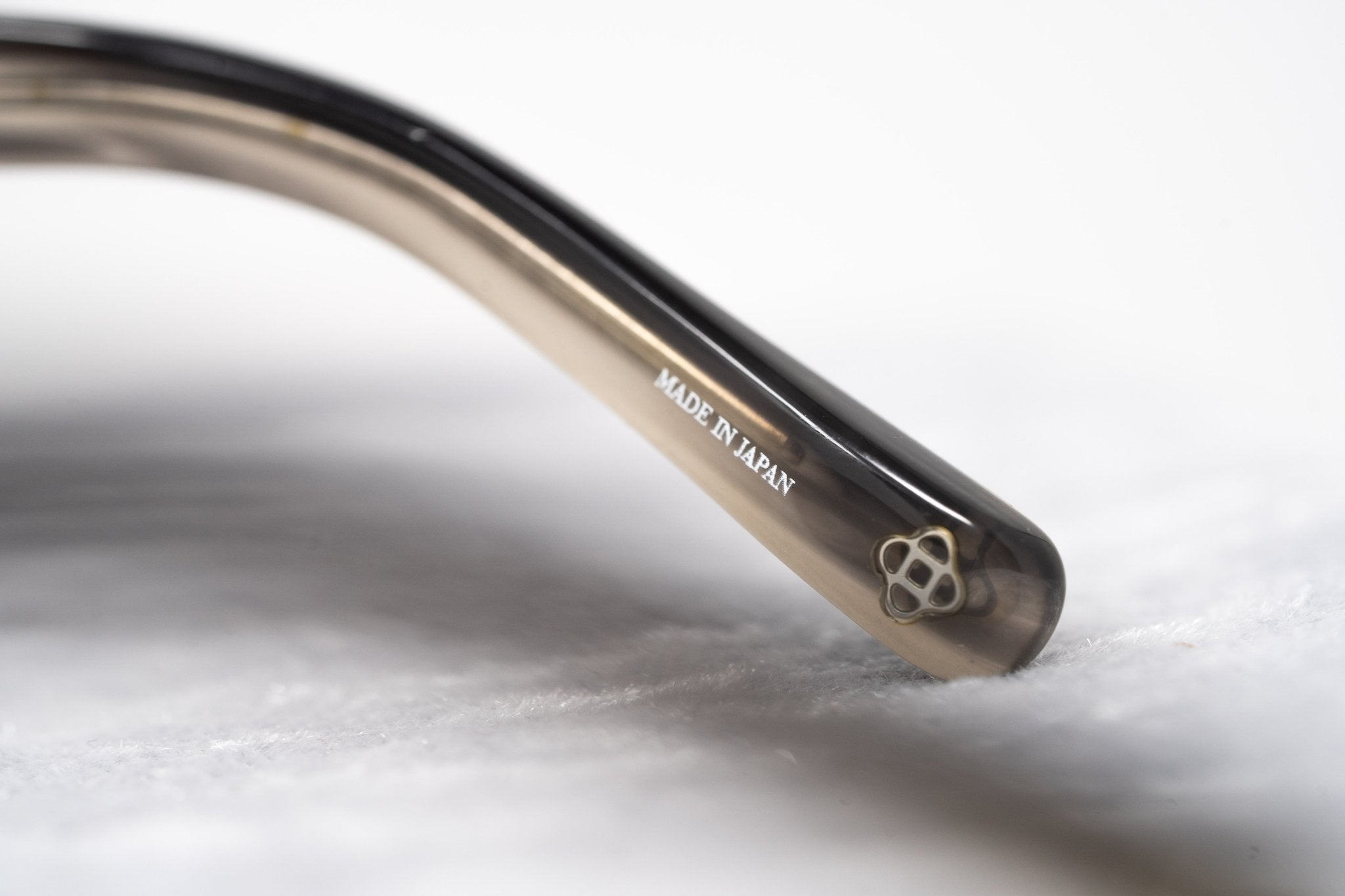 Oscar De La Renta Sunglasses Oversized Inky Horn and Grey-GR8 Sunglasses