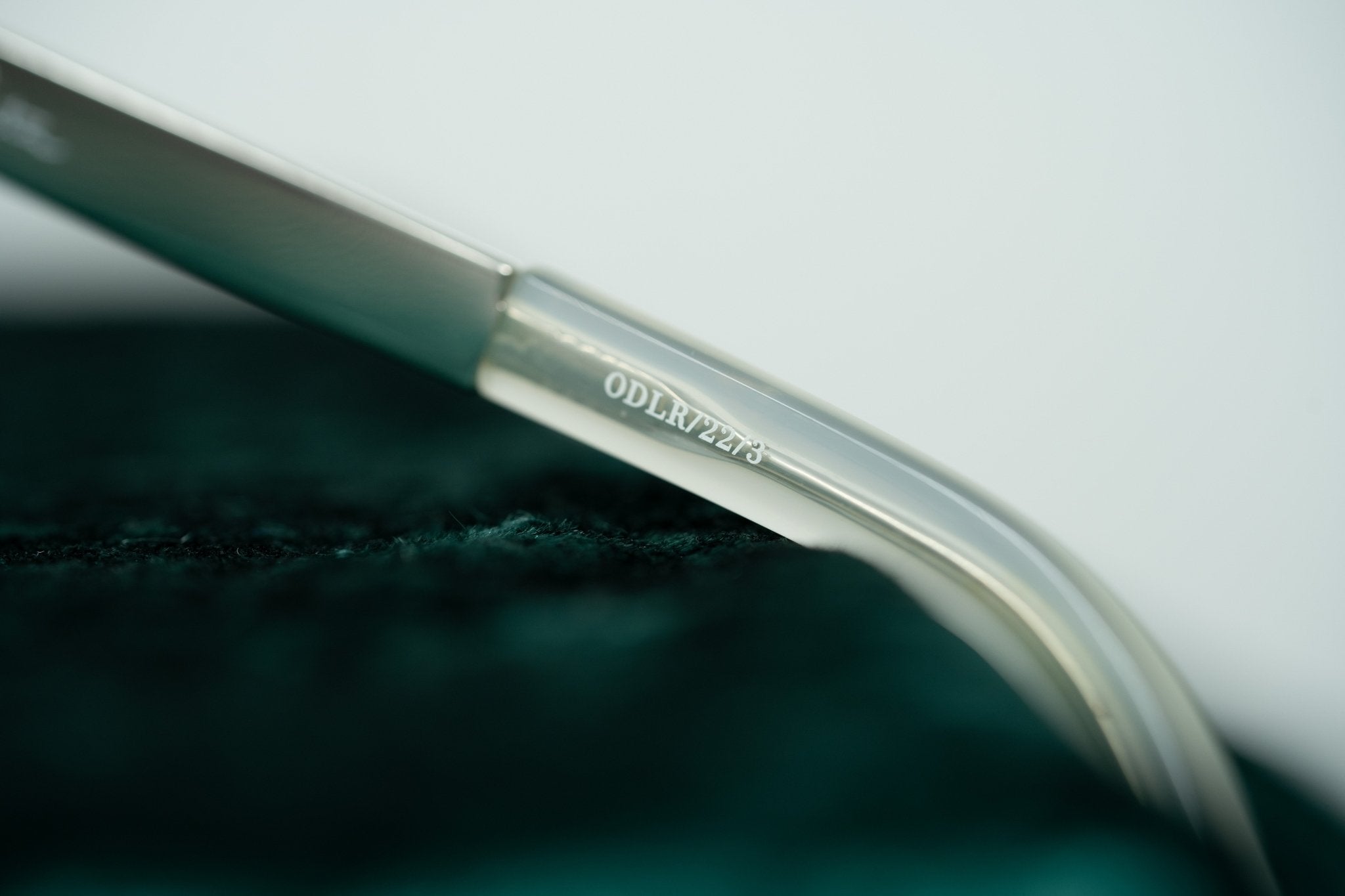 Oscar De La Renta Sunglasses Oversized Ivory and Grey-GR8 Sunglasses