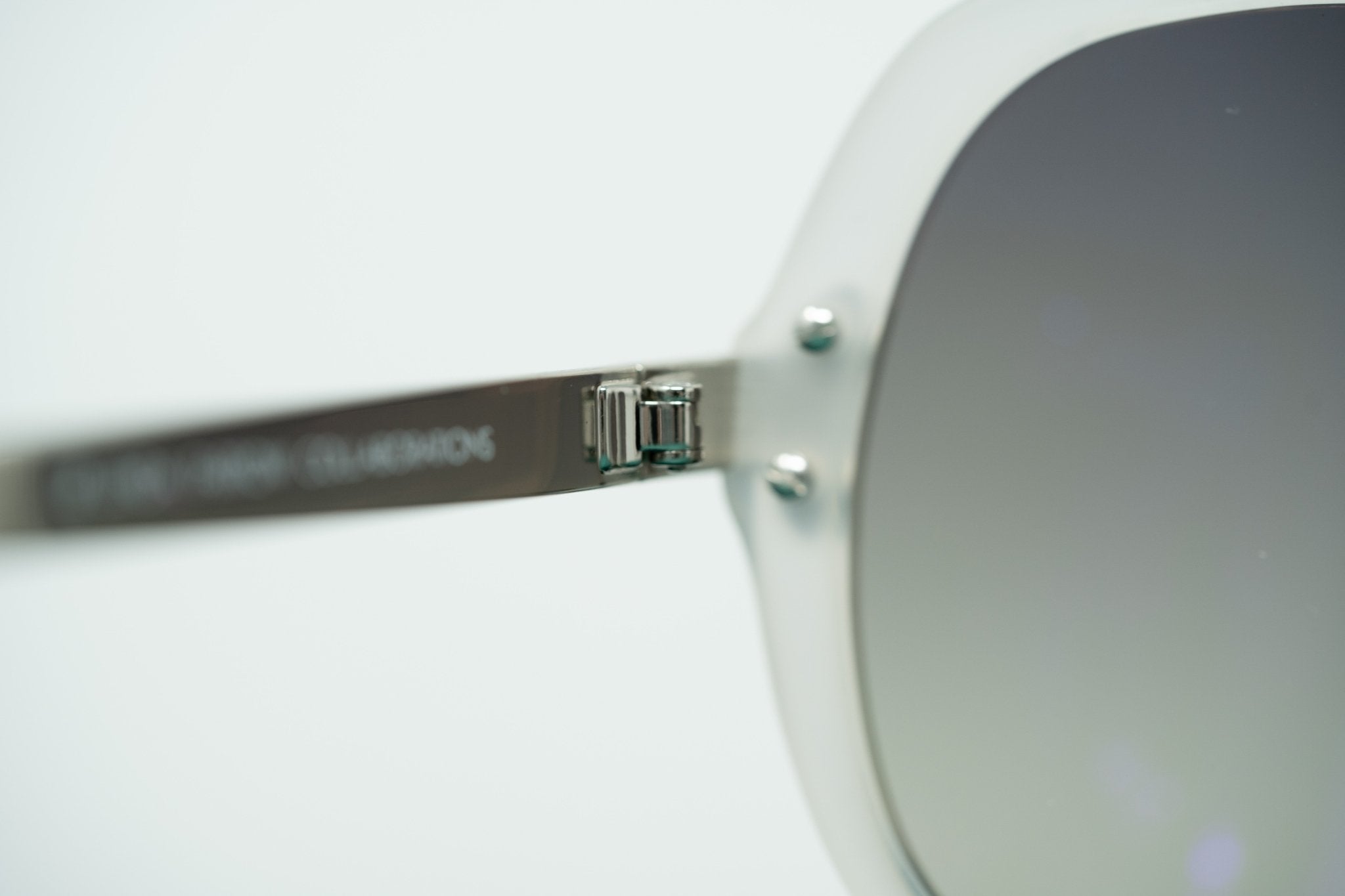 Oscar De La Renta Sunglasses Oversized Ivory and Grey-GR8 Sunglasses