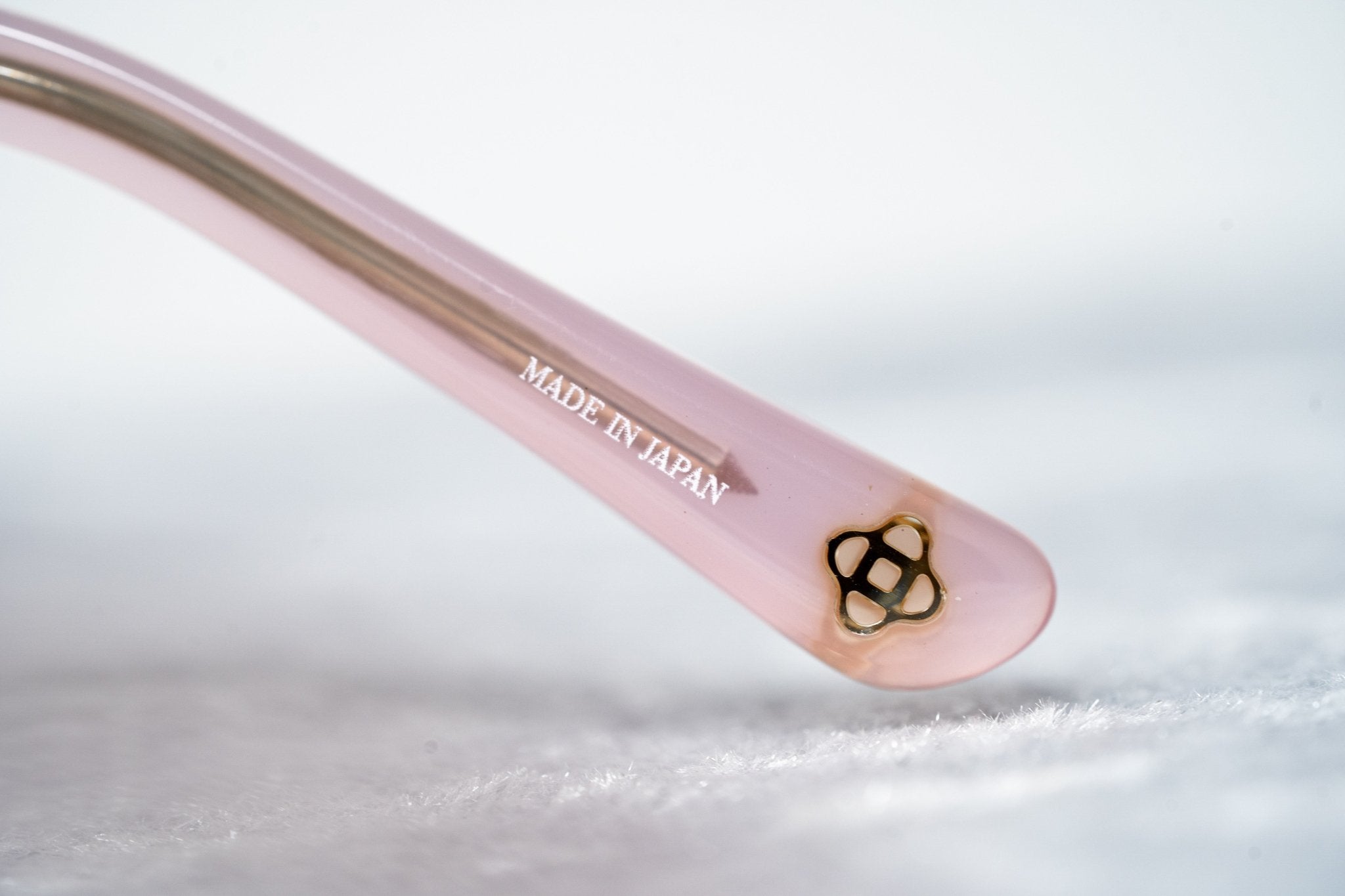 Oscar De La Renta Sunglasses Oversized Pink and Dark Grey-GR8 Sunglasses