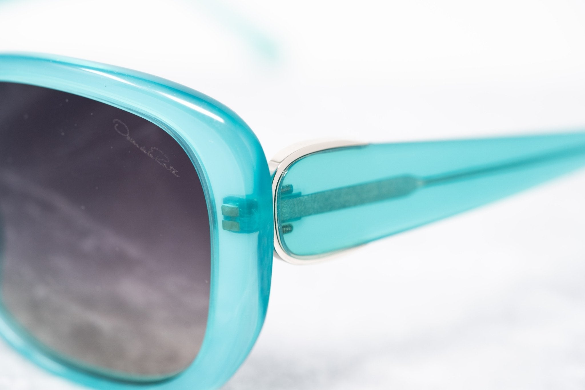 Oscar De La Renta Women Sunglasses Oversized Frame Spearmint and Purple Lenses Category 3 - ODLR45C4SUN - Watches & Crystals