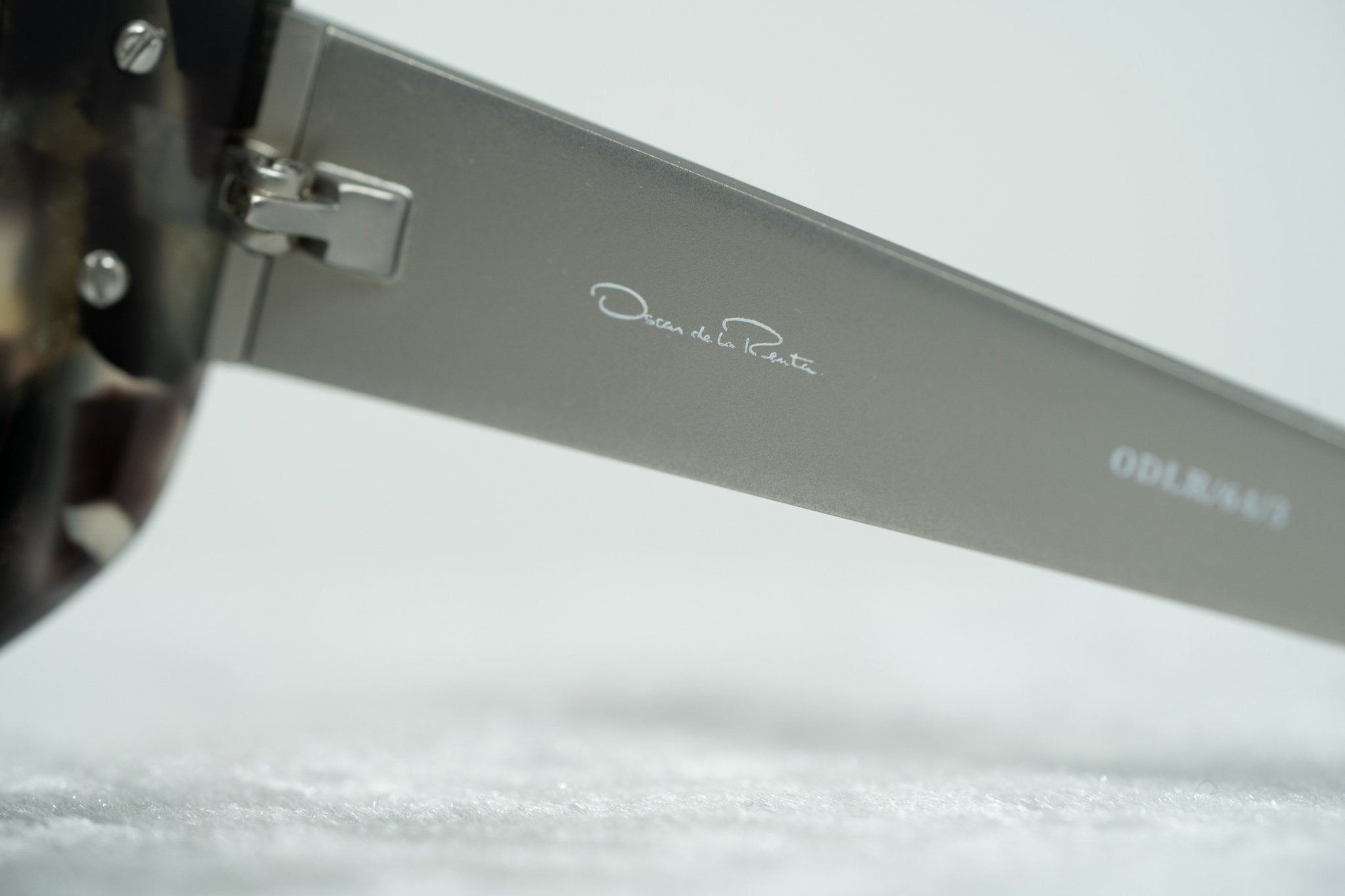 Oscar De La Renta Sunglasses Oversized Tortoiseshell and Grey-GR8 Sunglasses