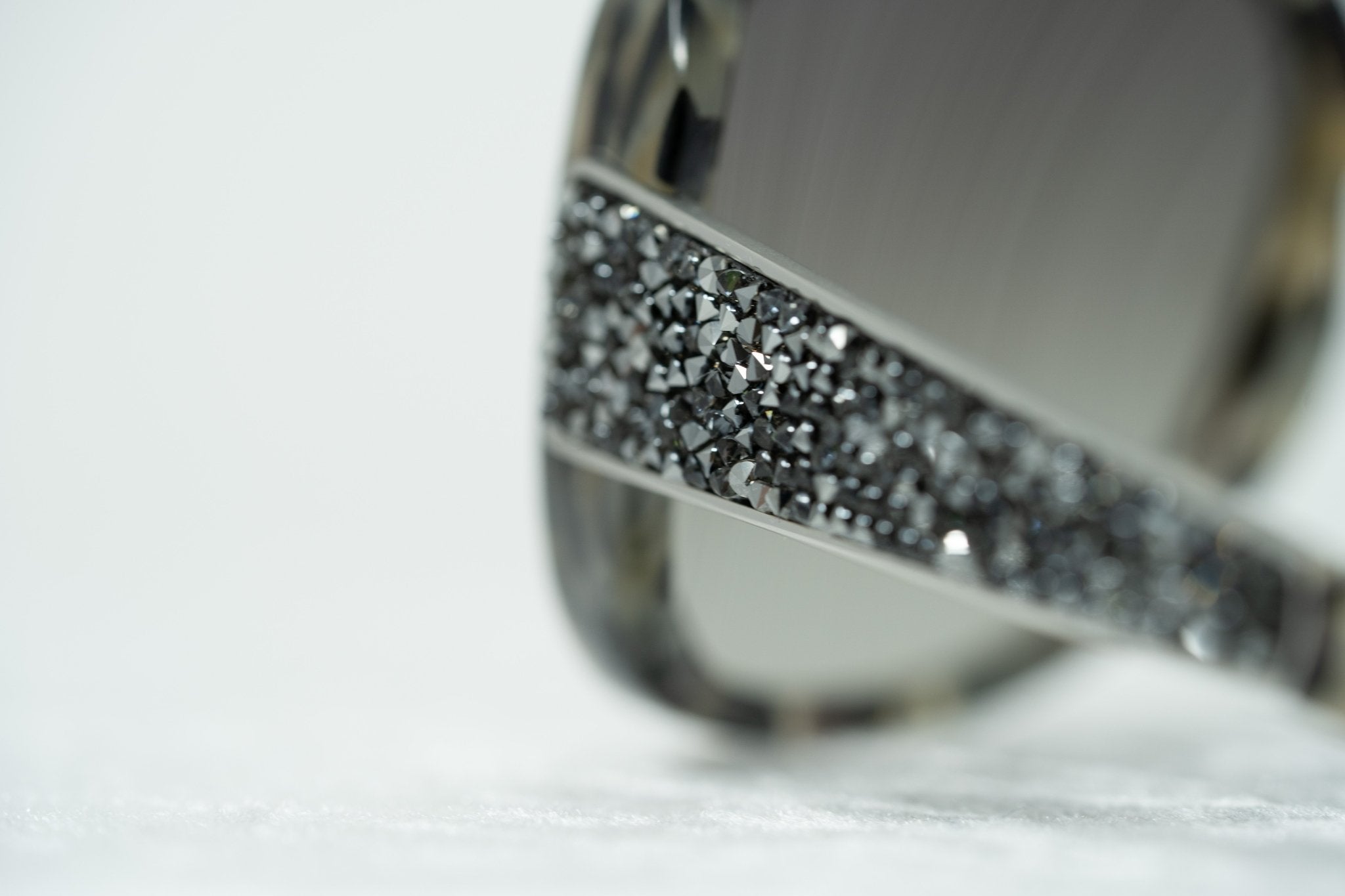 Oscar De La Renta Sunglasses Oversized Tortoiseshell and Grey-GR8 Sunglasses