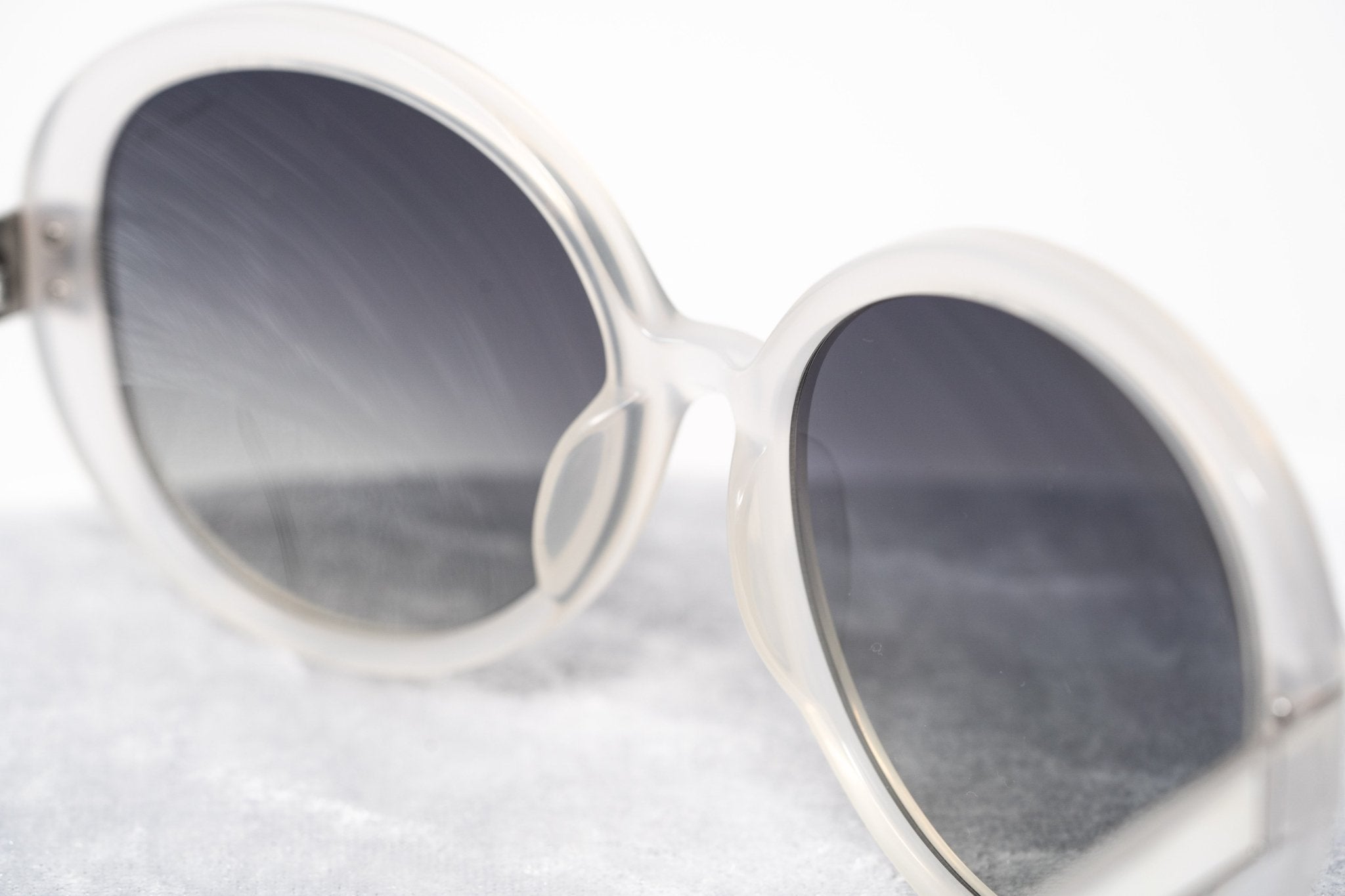 Oscar De La Renta Sunglasses Round Ivory and Grey-GR8 Sunglasses