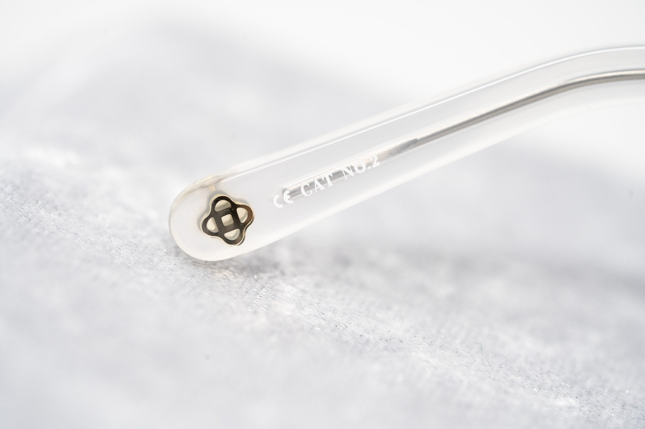 Oscar De La Renta Sunglasses Round Ivory and Grey-GR8 Sunglasses