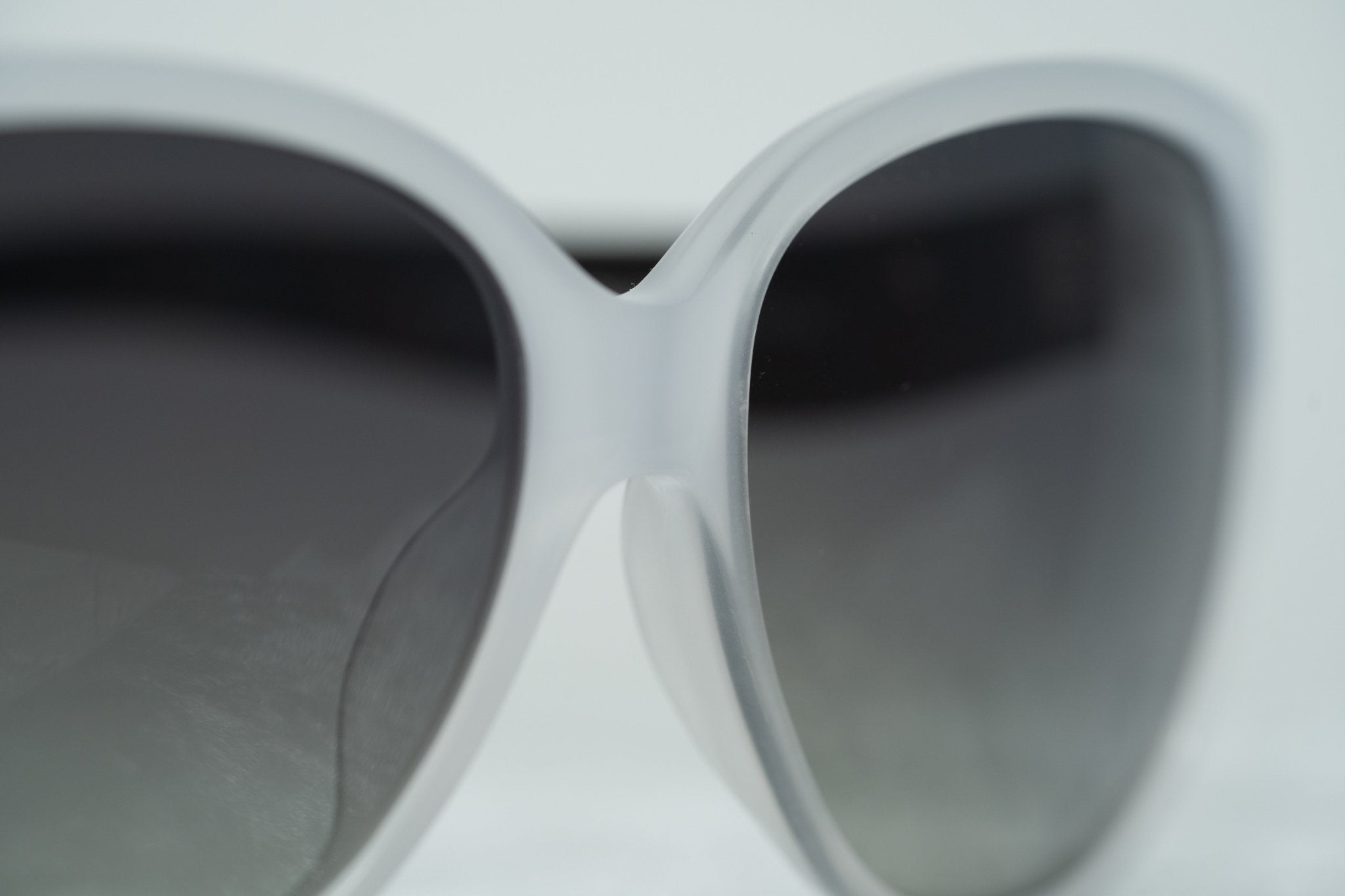 Oscar De La Renta Sunglasses Oval Ivory and Grey Lenses-GR8 Sunglasses