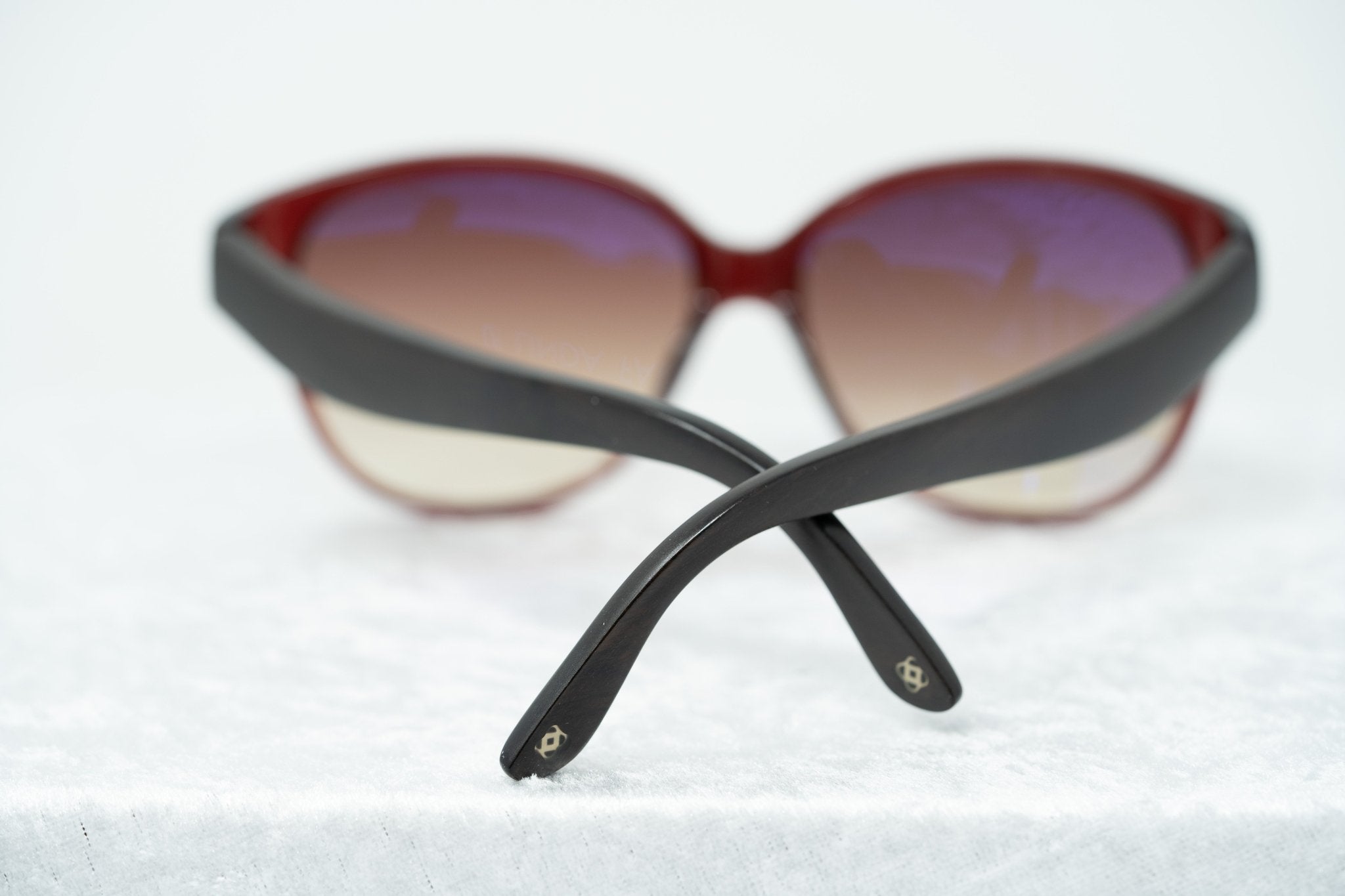 Oscar De La Renta Sunglasses Oval Red and Brown-GR8 Sunglasses