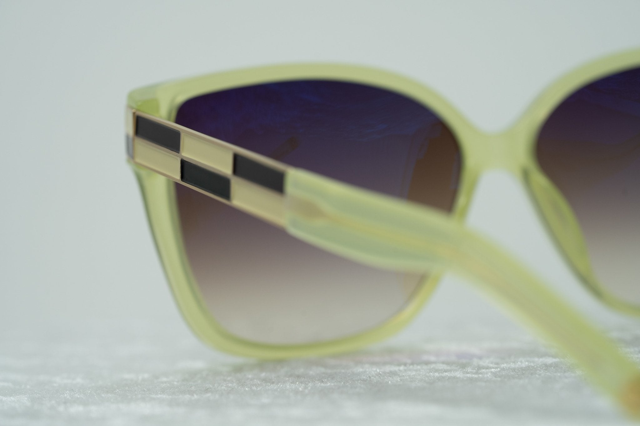 Oscar De La Renta Sunglasses Oversized Green and Brown-GR8 Sunglasses