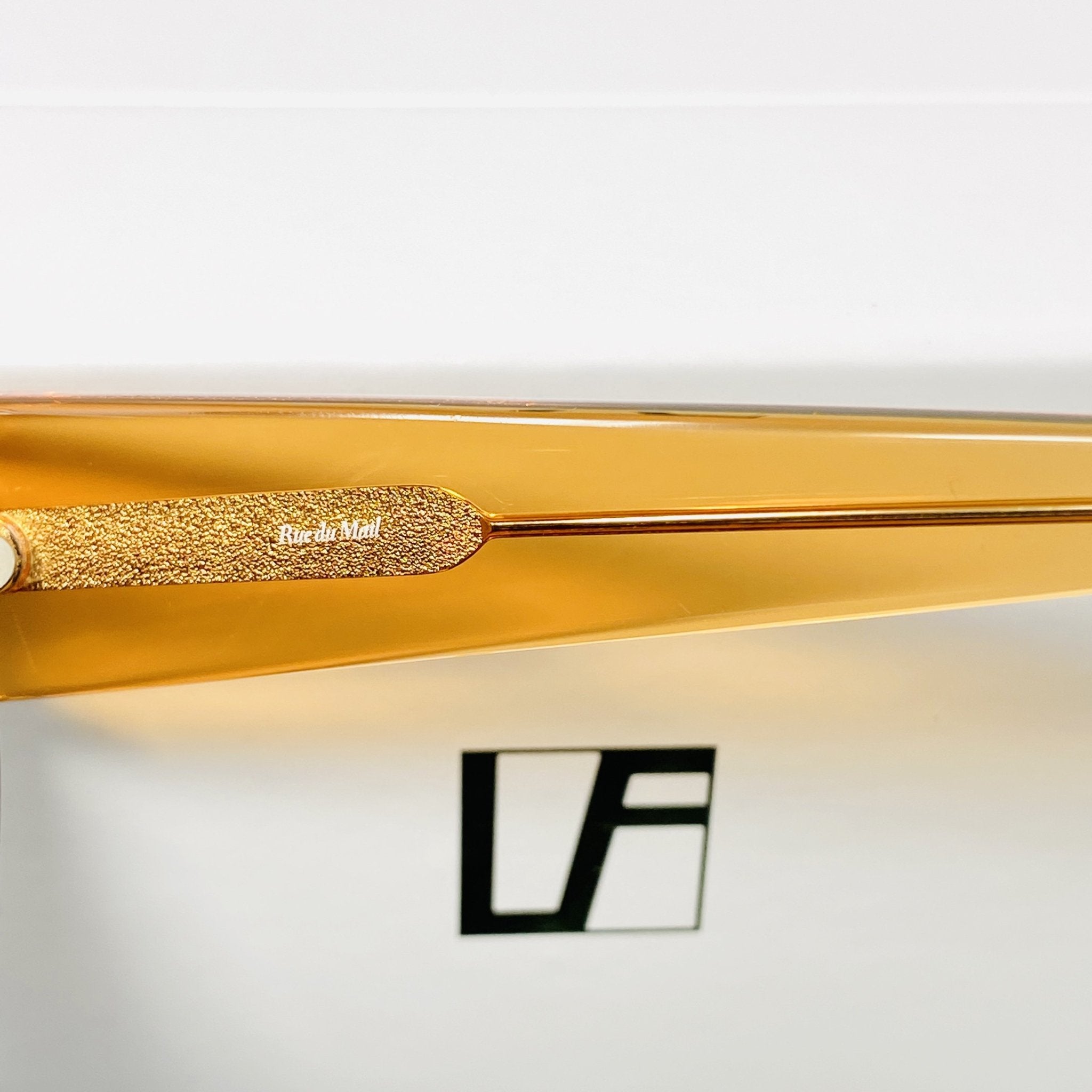 Rue De Mail Sunglasses Oversized Black-GR8 Sunglasses