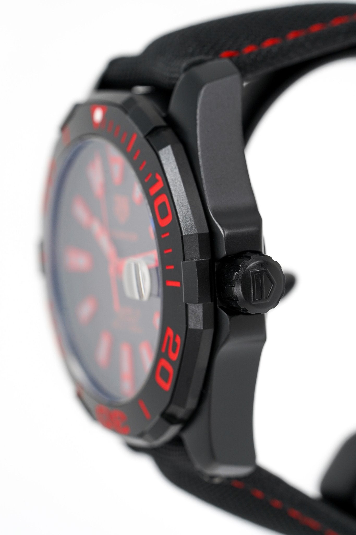 Tag Heuer Men's Automatic Aquaracer Watch Red WAY208A.FC6381 - Watches & Crystals