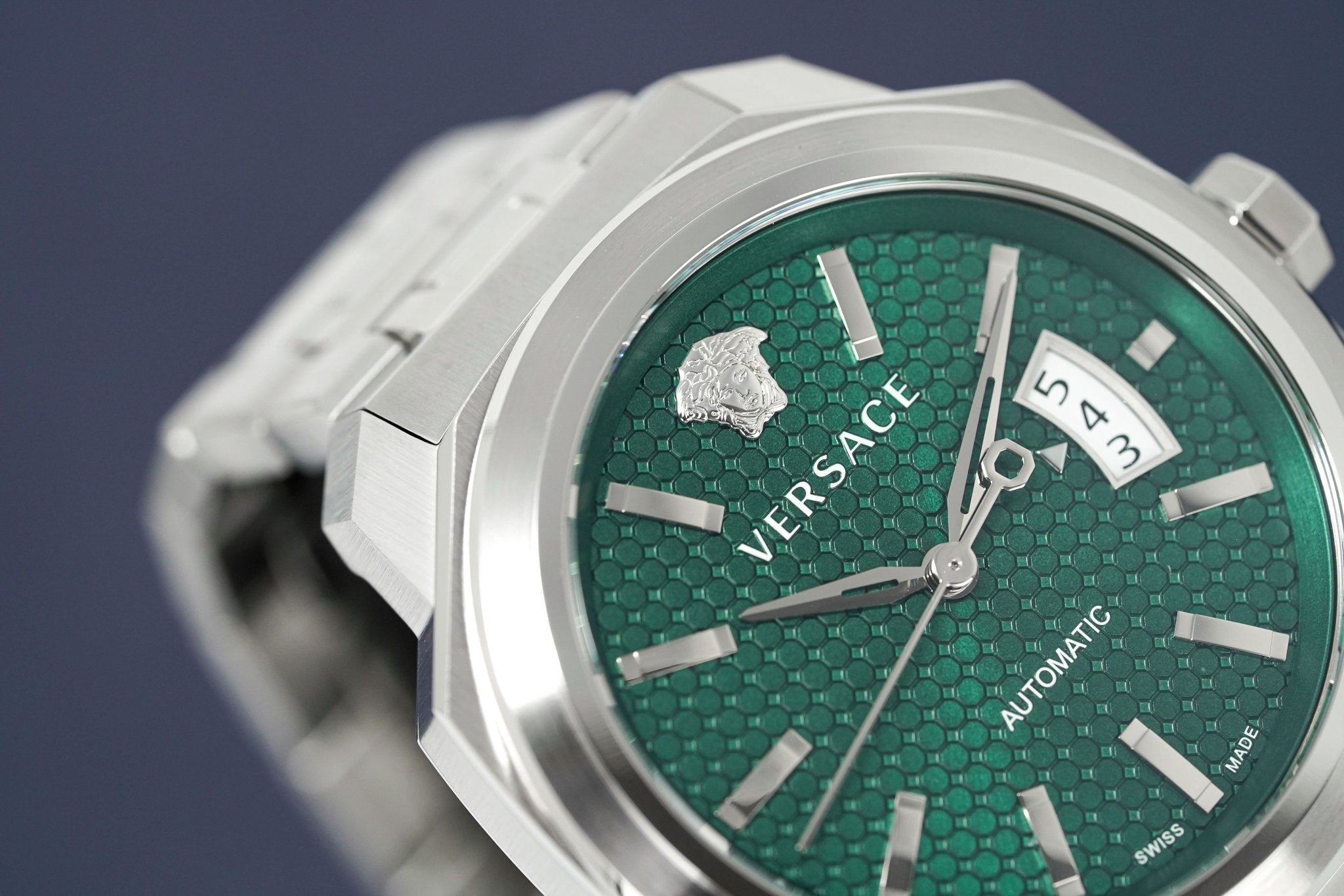 Versace Men's Watch Dylos Green VEAG00122 - Watches & Crystals