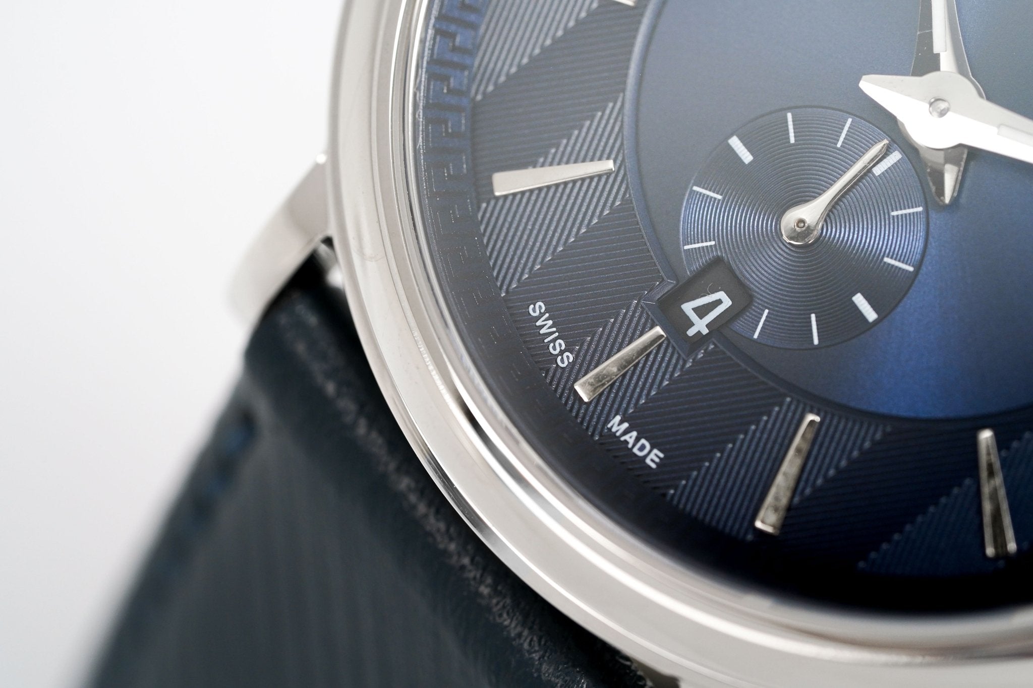 Versace Men's Watch V-Circle Small Seconds Blue VBQ010017-GR8 Sunglasses