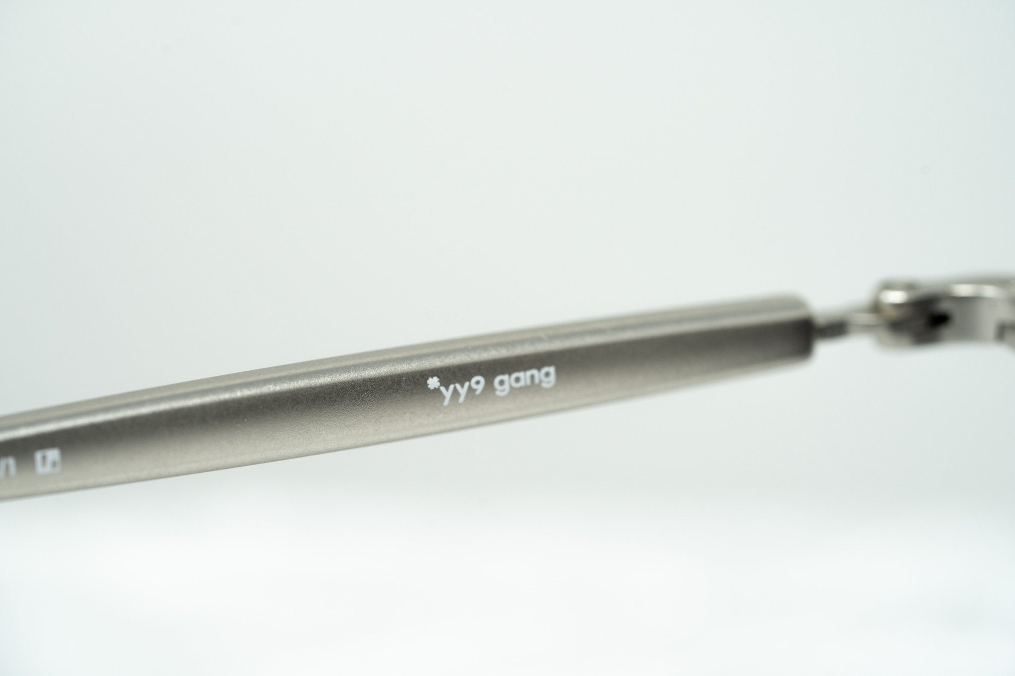 Yohji Yamamoto Sunglasses Round Silver and Grey YY12RIDERC1SUN-GR8 Sunglasses